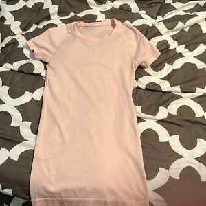 Lululemon Swiftly Tech Light Pink size 0